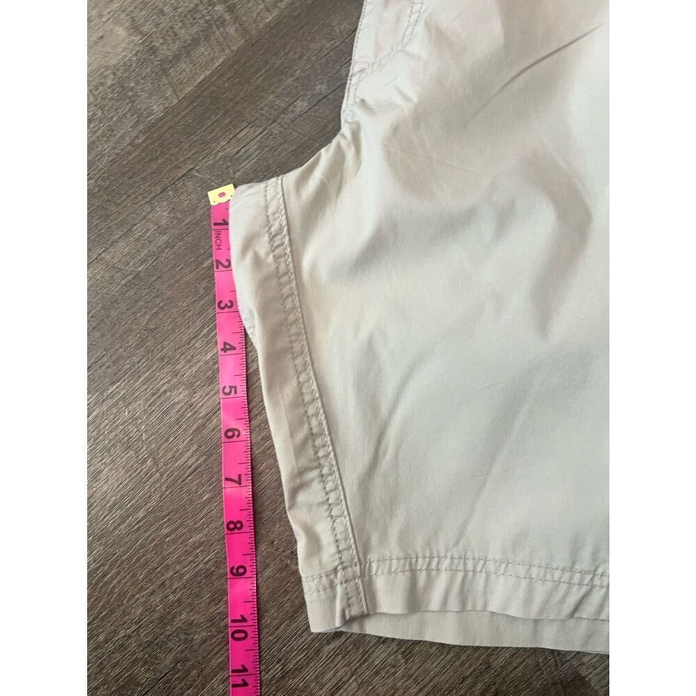 Lee Big & Tall Extreme Motion Crossroad Relaxed-Fit Cargo Shorts- Size 54 - Picture 6 of 6